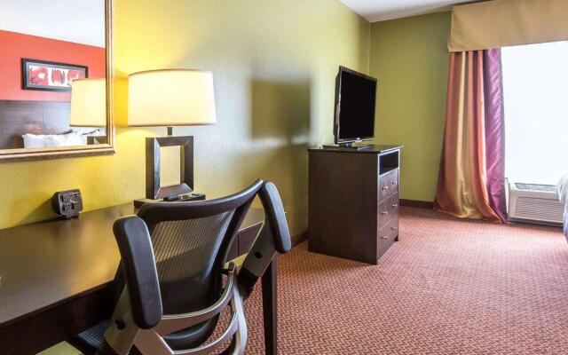 Comfort Suites East