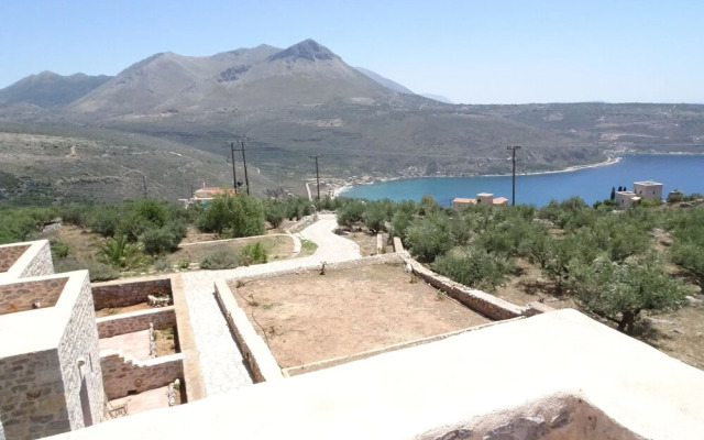 Xemoni Hotel