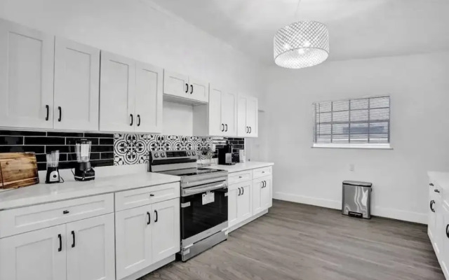 Spacious Home With Heated Pool