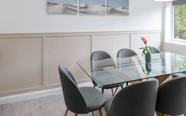 Host Stay Marguerita Road