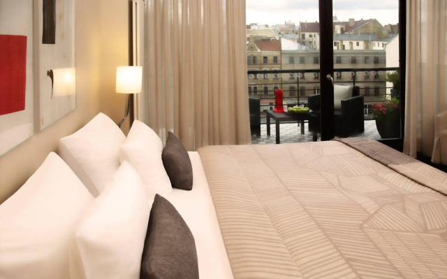 Отель Bergs Suites