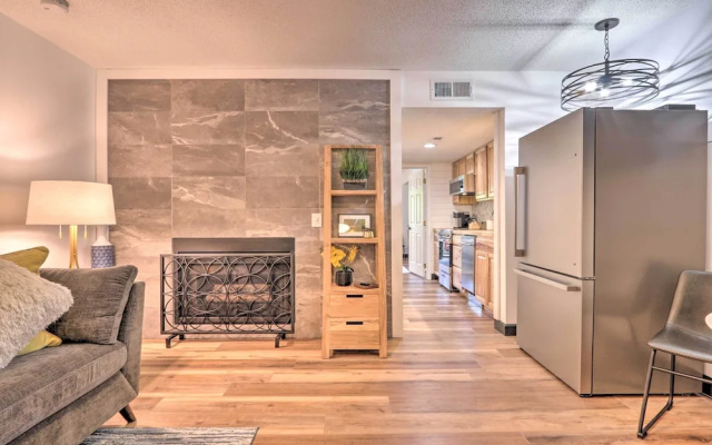 Walk Downtown! Gatlinburg Condo w/ Patio & Pool