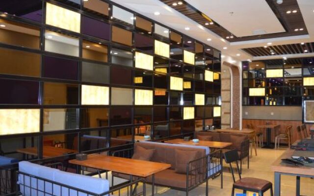 City 118 Chain Hotel (Xinxiang University Town Store)