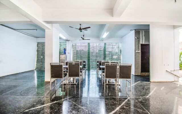 FabHotel Limestone Gachibowli