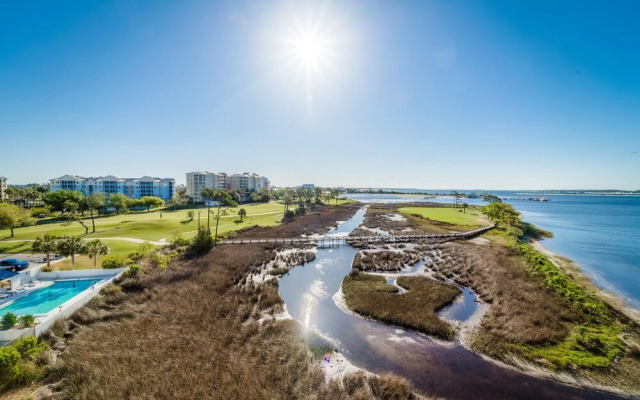 Lagoon Towers 606