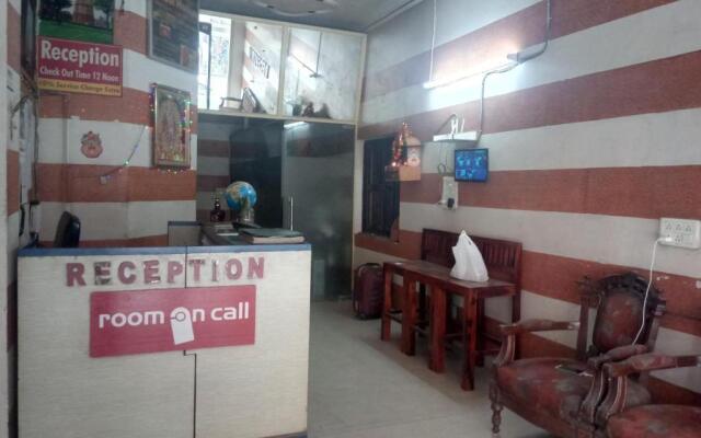 Yash Guest House 01 Minute Walk in Nizamuddin Railway Station