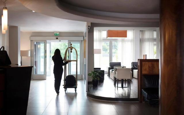 Smart Hotel Holiday