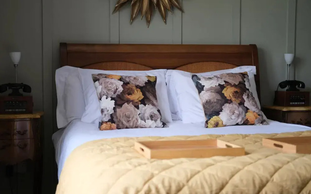 The Crown Inn Dial Post