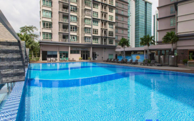 The Edge Suites - Cyber Prime Stay – Pool – Cyberjaya