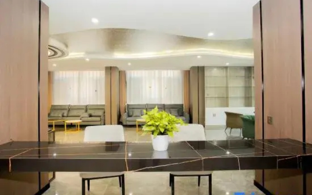 Qingfeng Xiaozhu Hotel