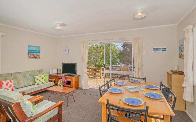 The Windsor Bach - Tairua Holiday Home