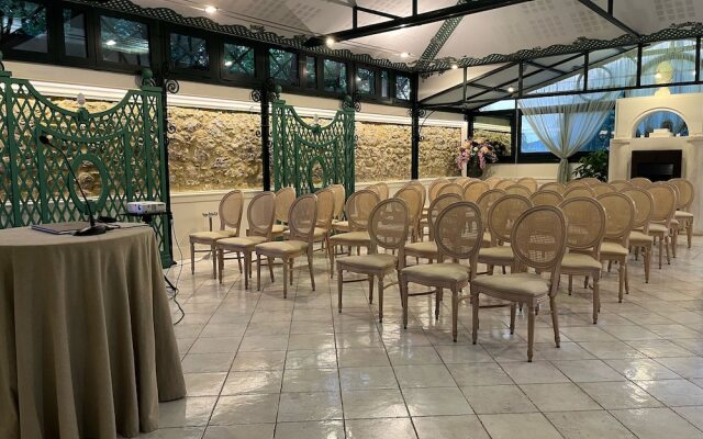 Villa Euchelia Resort