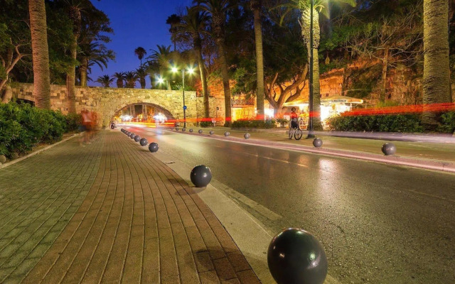 Villa Andrews Hotel