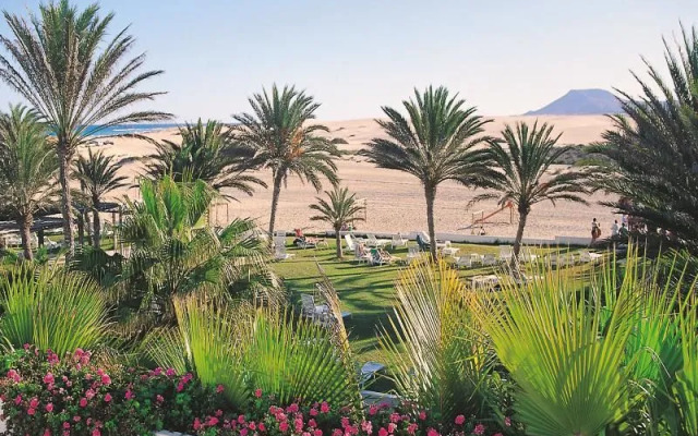 Hotel Riu Oliva Beach Resort