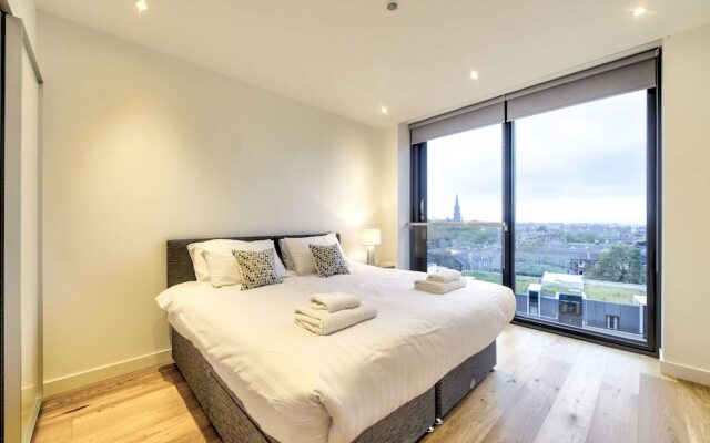 Guestready - Stylish Top Floor Apartment in the City Centre