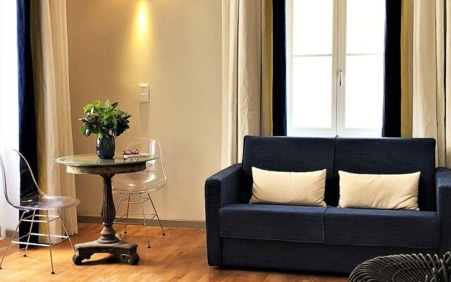 Acropolis TownHouseCo Suites