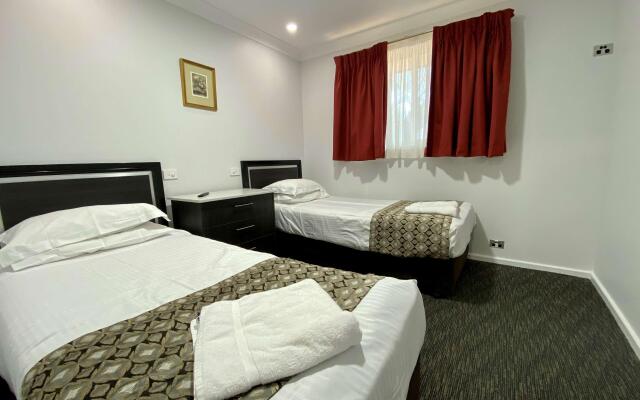 Best Western Plus All Settlers Motor Inn