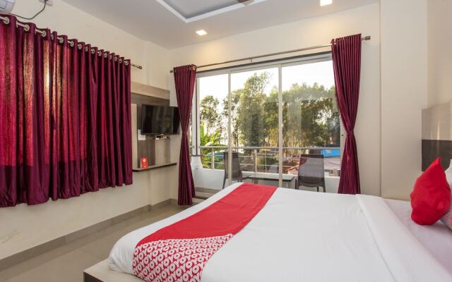 OYO 11758 Royal Hills