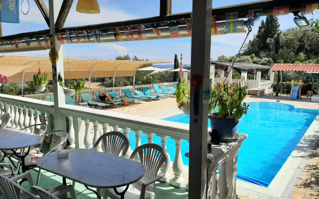 Romantic apartment in Mpenitses with shared pool