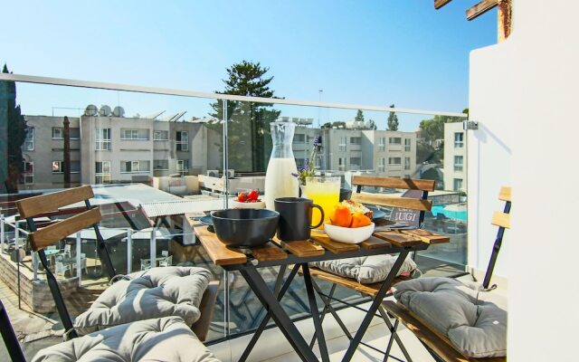 Phaedrus Living: Seaside Luxury Flat Lighthouse 65