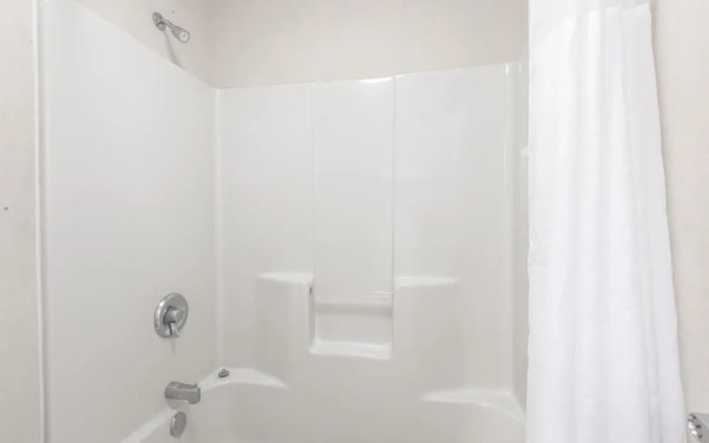 Baymont Inn & Suites Greenville