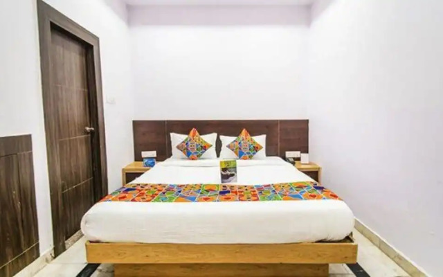 Fabhotel Golden Leaf