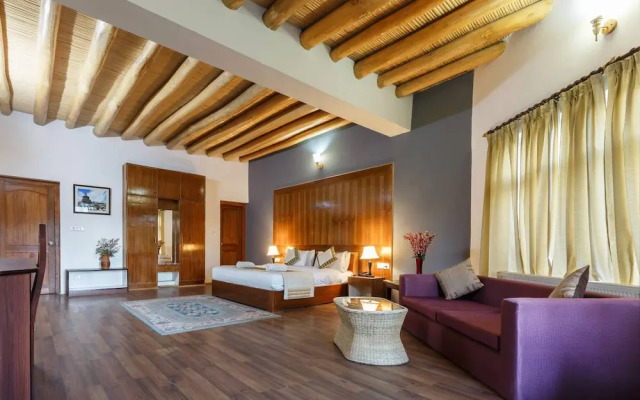 Reenam Hotel
