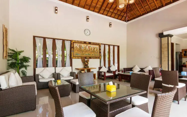 Villa Batu Bolong