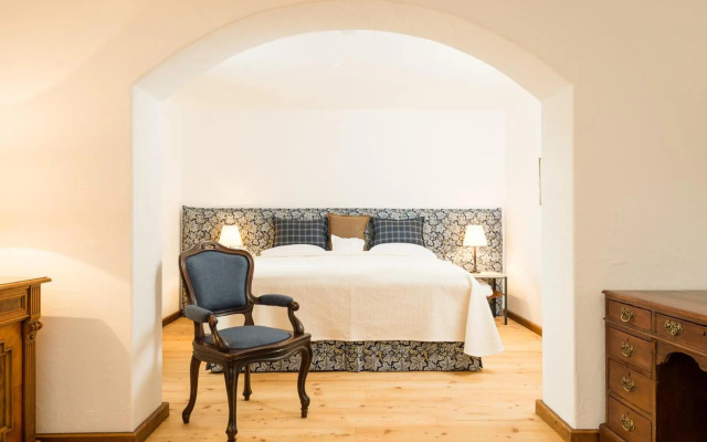 Schloss Prielau Hotel & Restaurants