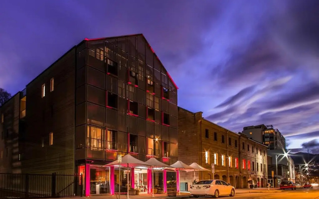 Salamanca Wharf Hotel