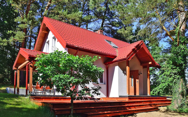 Peaceful Retreat Near Choczewo Pines