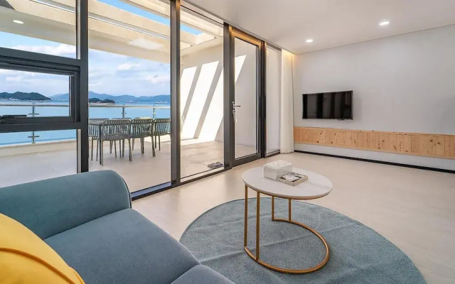 Yeosu Liposo Poolvilla