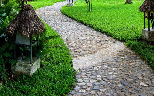 Hotel Camino Maya