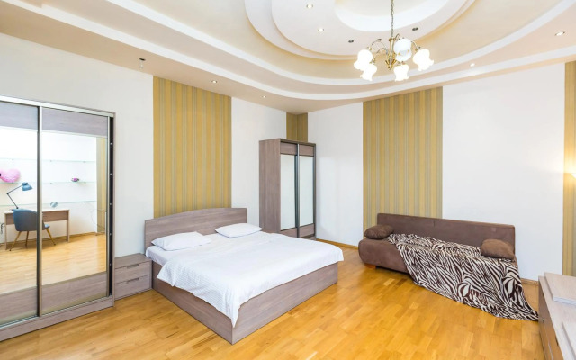 Куліша 15, апартаменти в центрі,ТЦ Форум,оперний