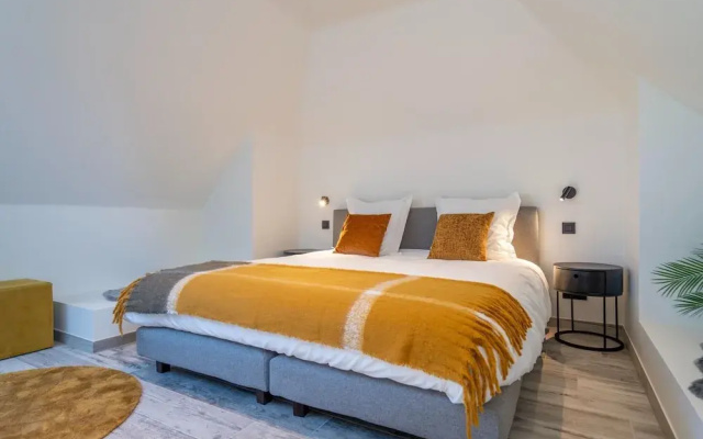 Luxury Villa With Pool & Sauna Kortrijk