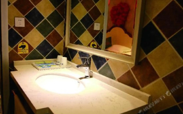 Aiju Chain Hotel (Yingkou Xuefu Road Jingangshan Branch)