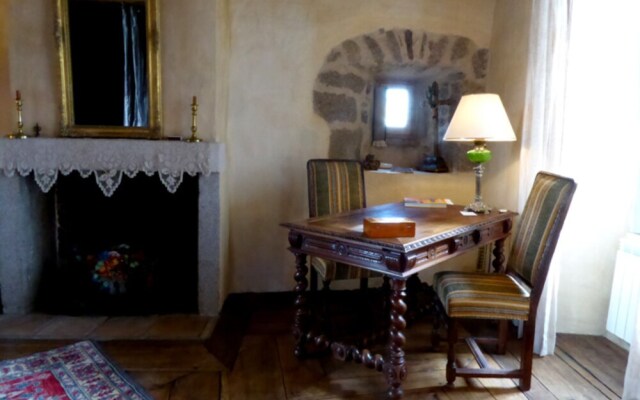 Chambres dHôtes Au Château