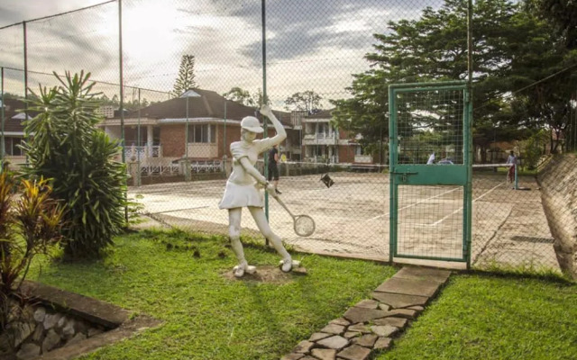 Golf Course Apartments