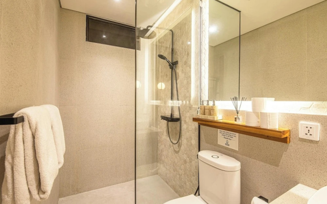 Elegant 4BR Seminyak Villa 10 min From Center