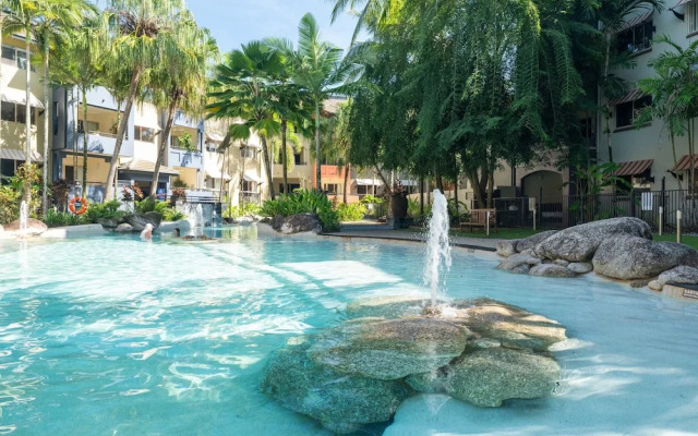 Leaf Luxe - 9 Pools BBQ Gym