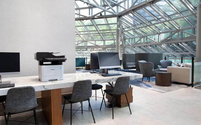 Crowne Plaza Atlanta Perimeter at Ravinia by IHG
