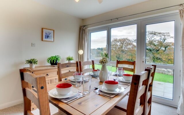 Homely Holiday Home in Saundersfoot With Garden
