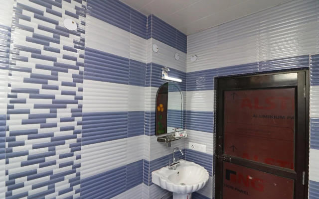 S.J Hotel's by OYO Rooms