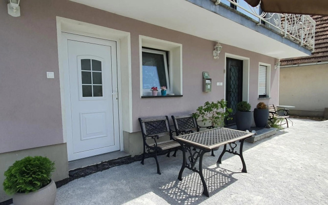 LAZY TURTLE, parking, barbecue, bicycle