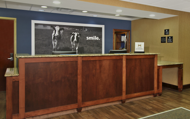 Hampton Inn & Suites Madisonville