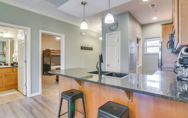 7 Mi to Silver Dollar City! Condo w/ Lake Access