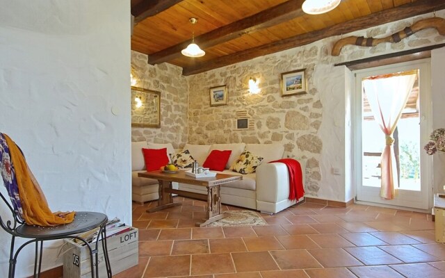 Beautiful Holiday Home in Dracevac With Terrace
