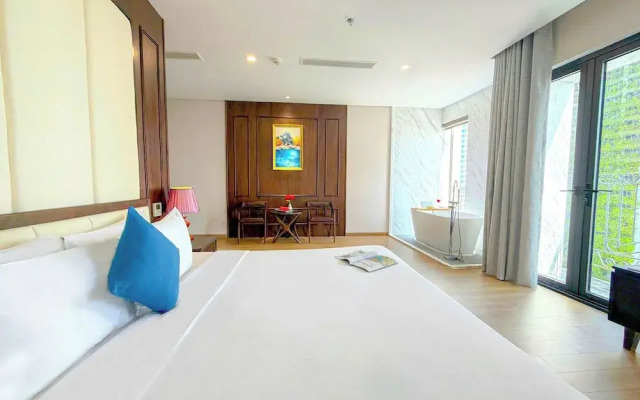 Golden Lotus Hotel Da Nang