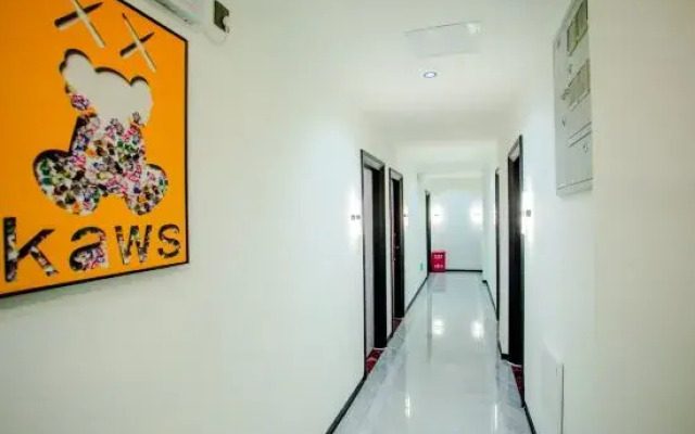 Boyue Light Luxury Hotel