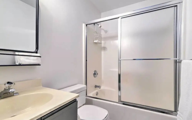 Swiss Mtn Condo: 3 Mi to Seven Springs Resort